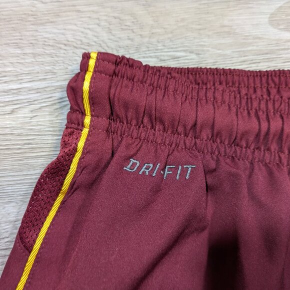 Nike Arsenal Mens XL 2010 2011 Red Football Soccer Shorts Lined Embroidered Logo - Picture 6 of 15